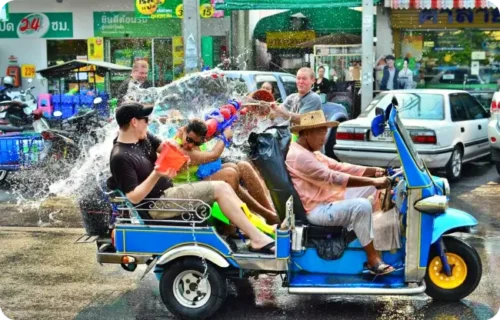 Read more about the article 치앙마이 4월 날씨, 송크란 축제 기간, 장소, 강수량, 이심 할인,  항공료, 숙박