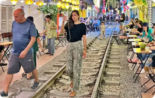 Read more about the article 하노이 5월 날씨, 우기 비 정보, 여행 옷, 야시장, 이심 할인, 항공료, 숙소 가격